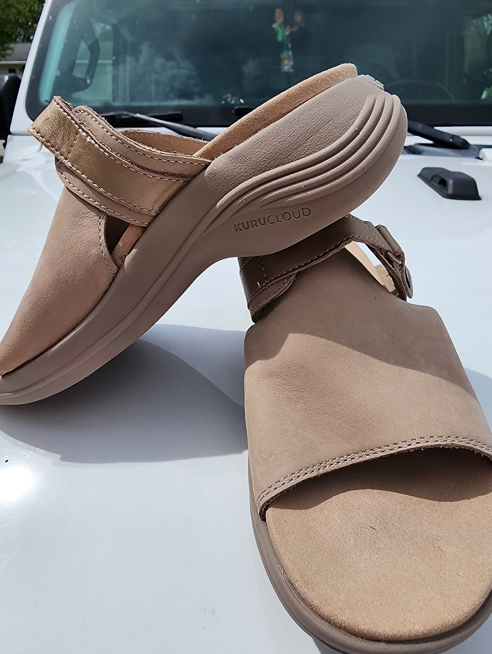 KURU Coda Aika Tan Leather Clog Slip On Sandal Size 7 Plantar Fasciitis Cute!